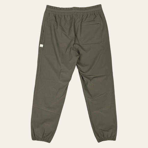 Vuori Women's Miles Jogger Size Medium NEW Oregano Green VW481 - Picture 4 of 8